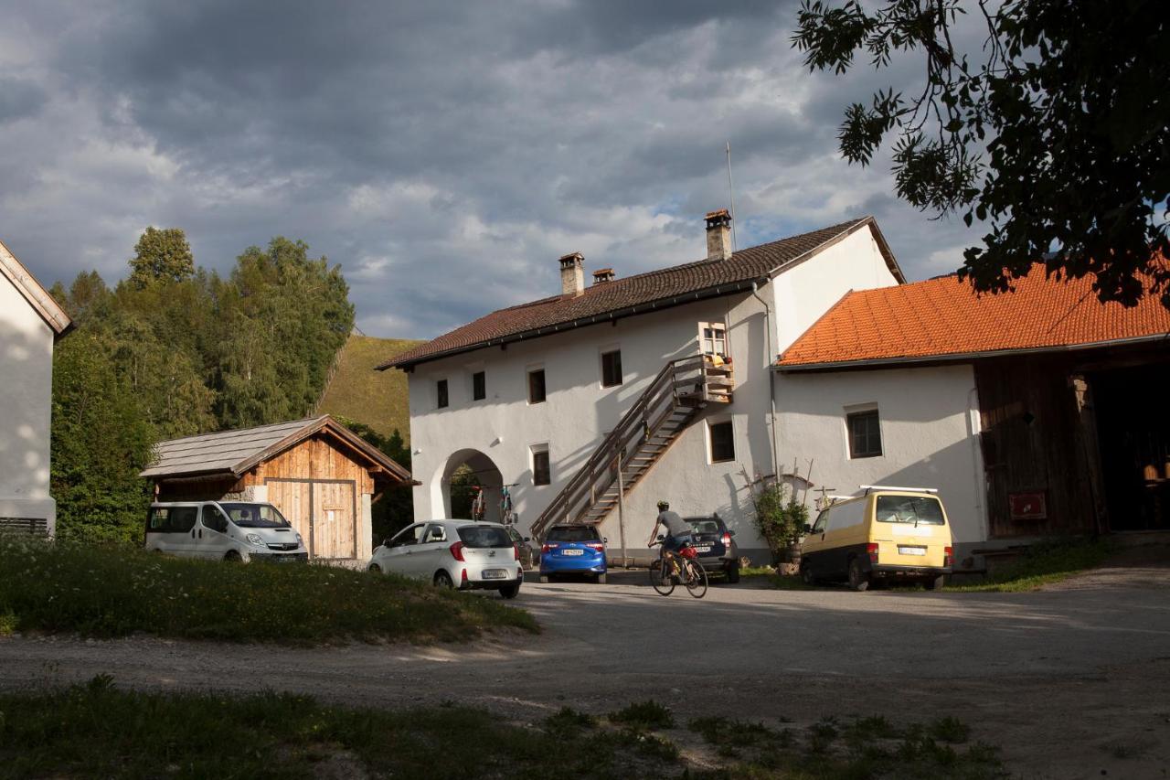 Romedihof Backpacker Hostel Karrösten 外观 照片